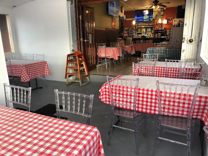 Maravillas Bar & Grill Picture 4