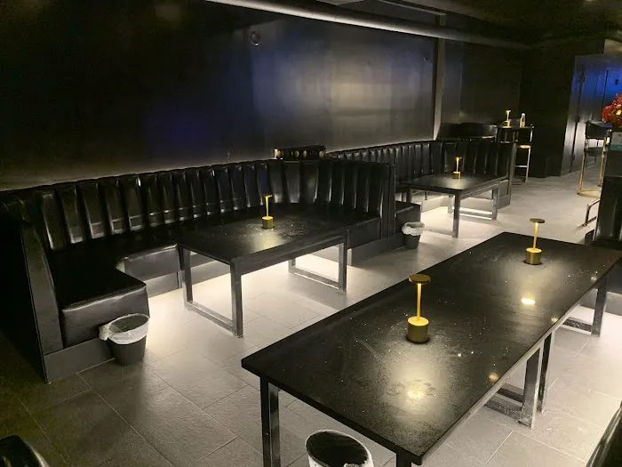 Blue Bar I Picture 8