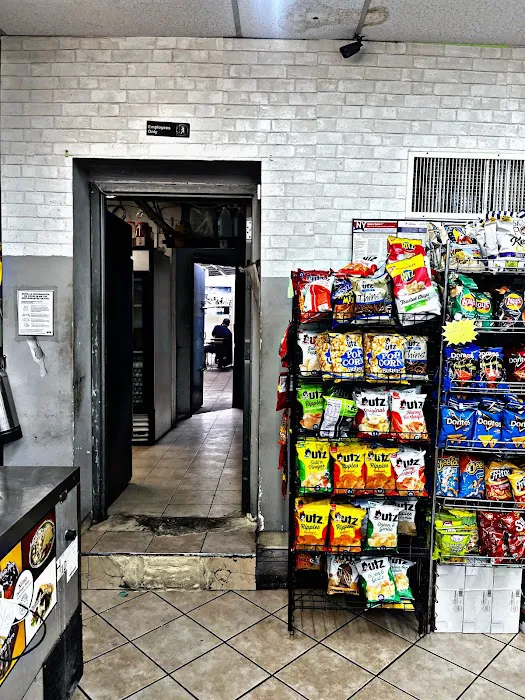 Neel Deli & Convenience Picture 6