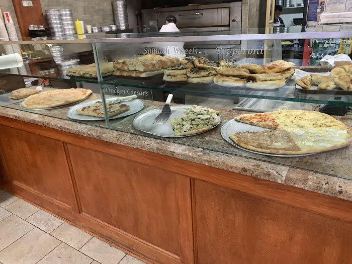 Gigi's Pizzeria - Whitestone Picture 4