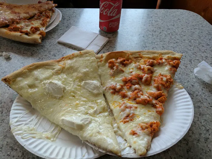 Gigi's Pizzeria - Whitestone Picture 8