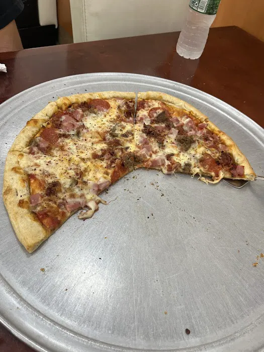Moy's Pizzeria Picture 1