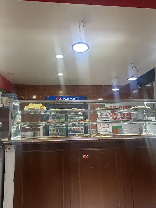 Moy's Pizzeria Picture 4