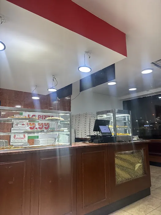 Moy's Pizzeria Picture 2
