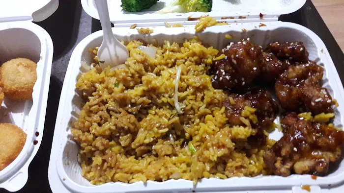 Happy Town Chinese Restaraunt Picture 10
