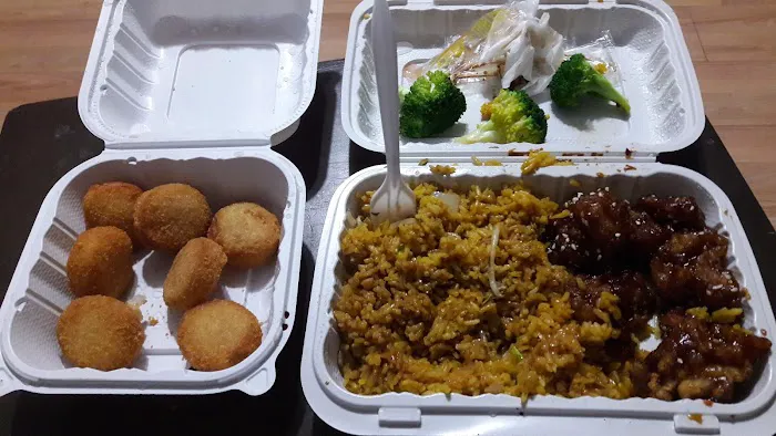 Happy Town Chinese Restaraunt Picture 9