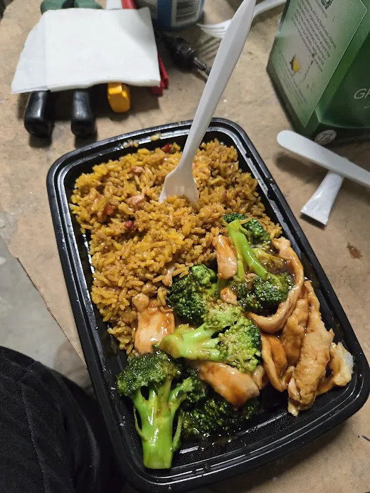 Happy Town Chinese Restaraunt Picture 6