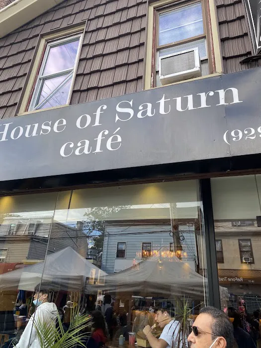 House of Saturn Cafe Picture 5