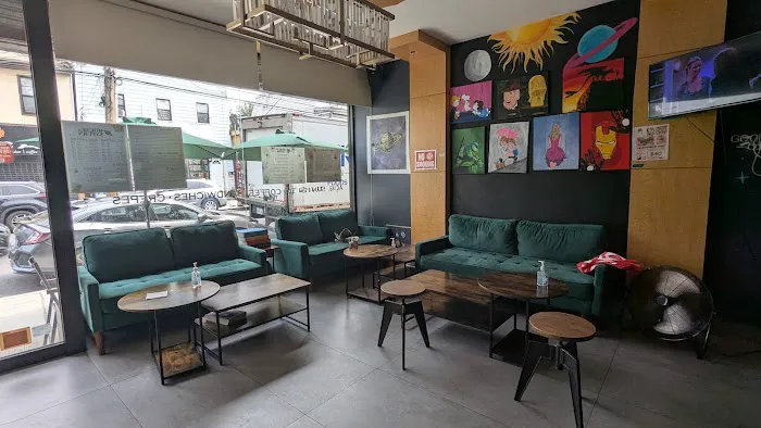 House of Saturn Cafe Picture 1