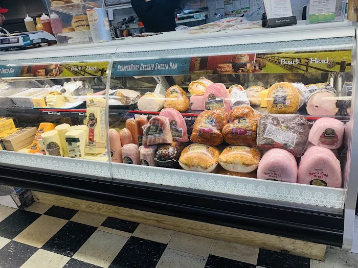ZEE'S GOURMET DELI - HILL'S TRADING Corp. Picture 7