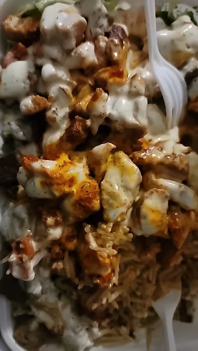 Shah’s Halal Cart Picture 1