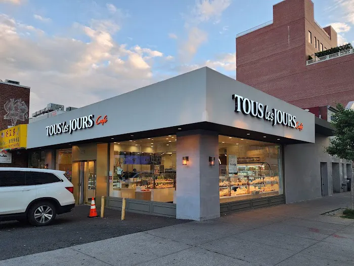 Tous Les Jours - Flushing Picture 3