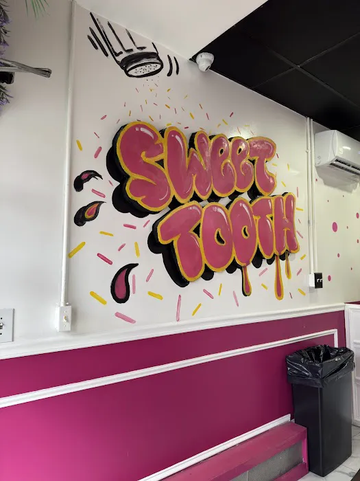 Sweet Tooth Picture 4