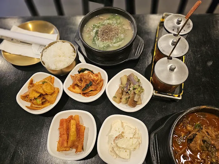 Jungme Gukbop - Korean Pork bone soup restaurant Picture 2