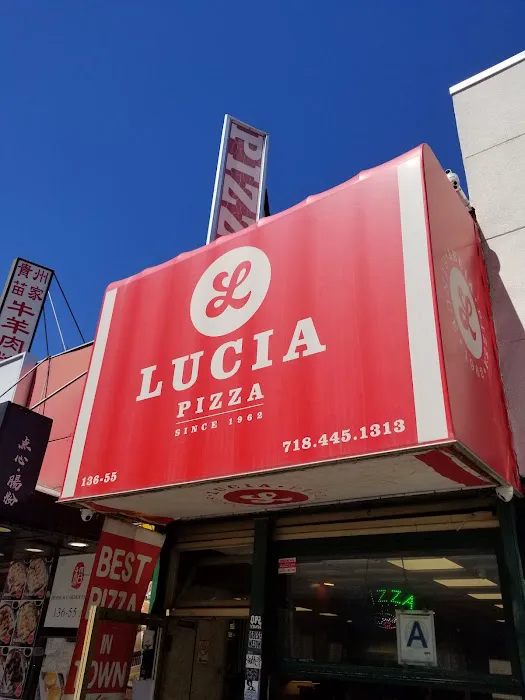 Lucia Pizza Picture 4