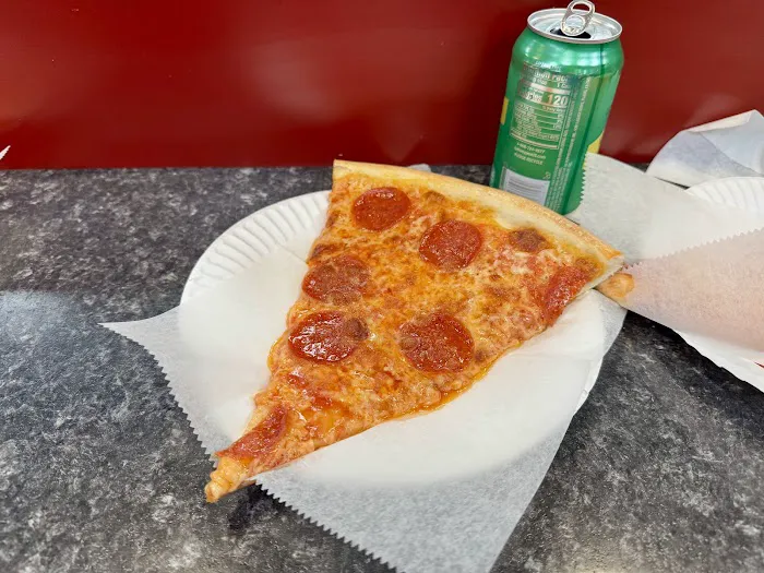Lucia Pizza Picture 7