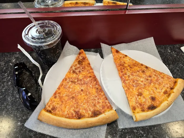 Lucia Pizza Picture 8