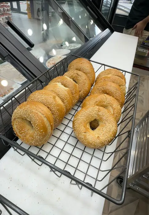 Moses Bagels & More Picture 4
