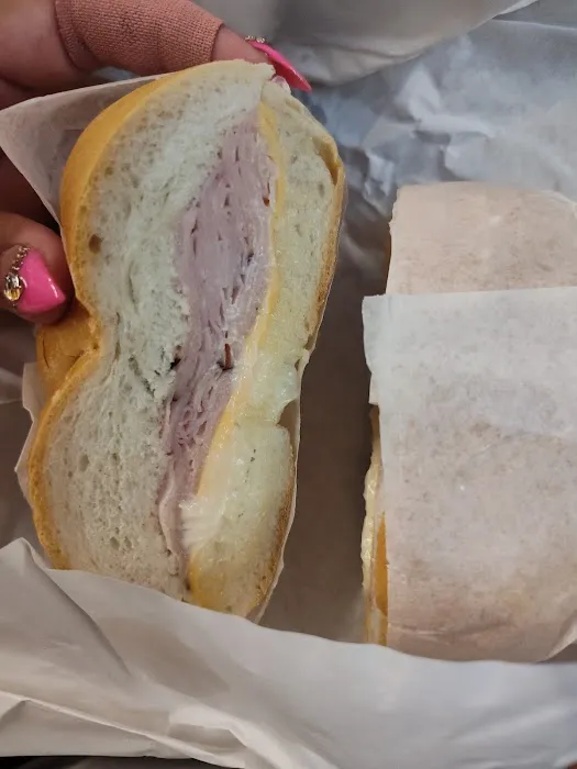 Moses Bagels & More Picture 5