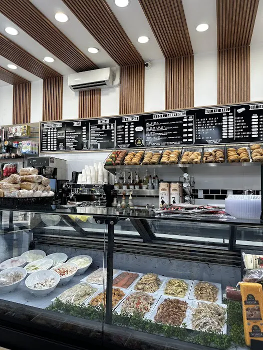 Moses Bagels & More Picture 3