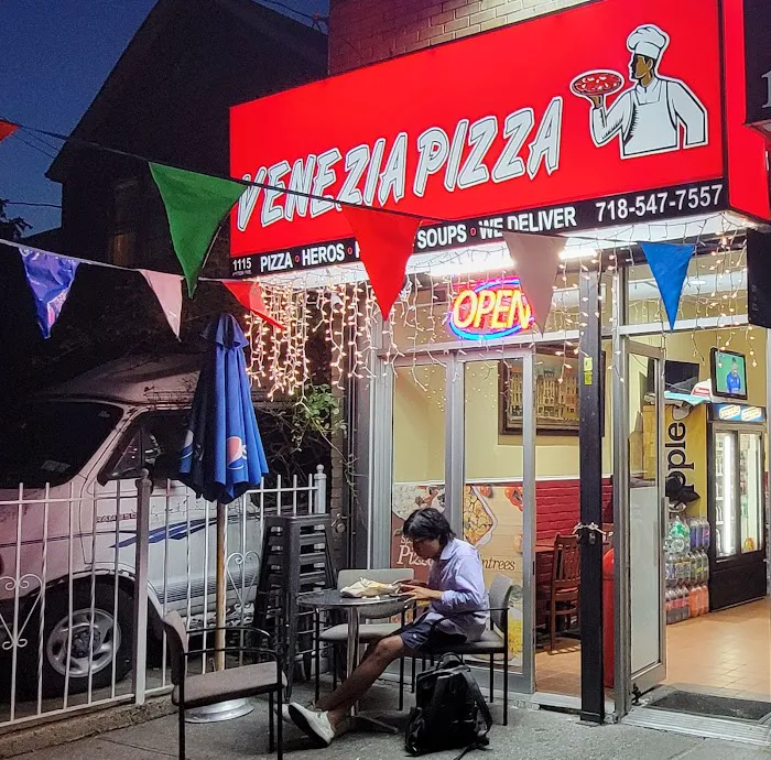 Venezia Pizza Picture 6