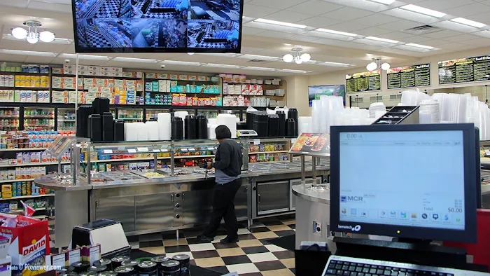 Monte Grab & Go Market Picture 9