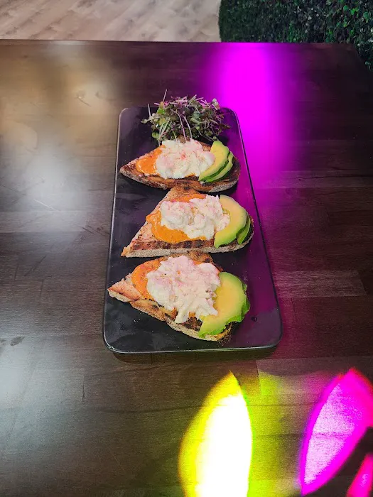 Edge Restaurant & Lounge Picture 6