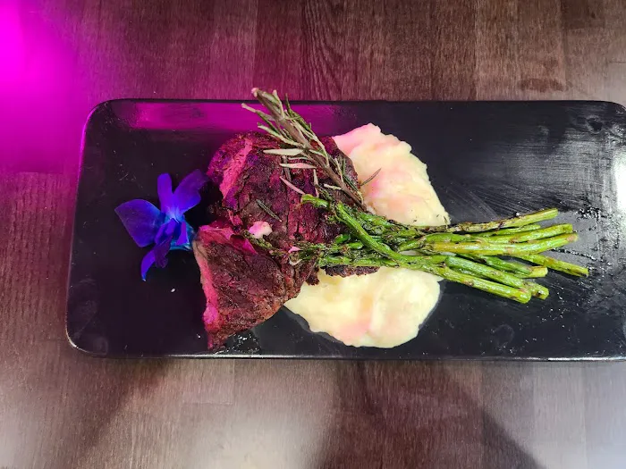 Edge Restaurant & Lounge Picture 4