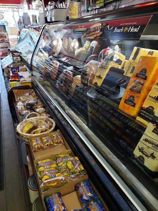 M & M Deli Plus Picture 7