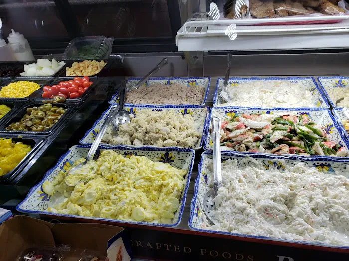 M & M Deli Plus Picture 2