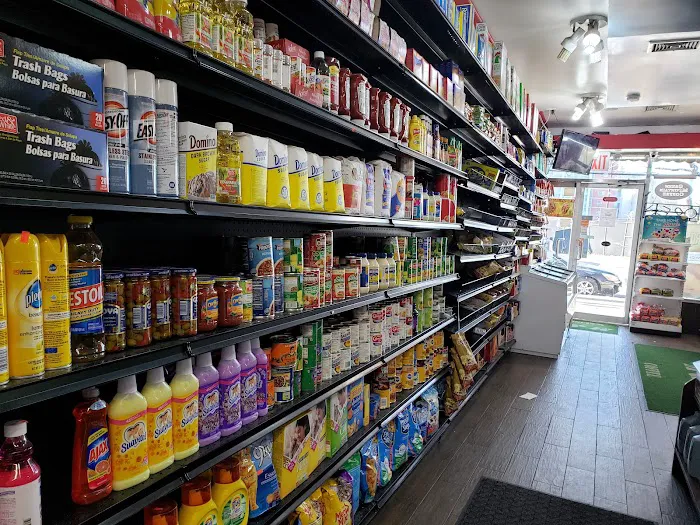 M & M Deli Plus Picture 3