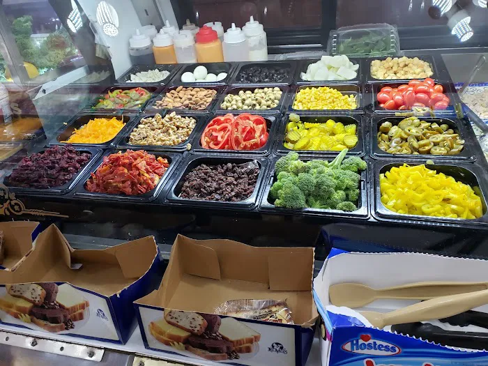 M & M Deli Plus Picture 8