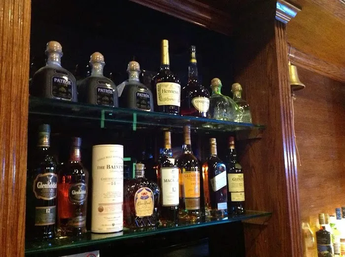Bases Loaded Sports Bar Picture 1