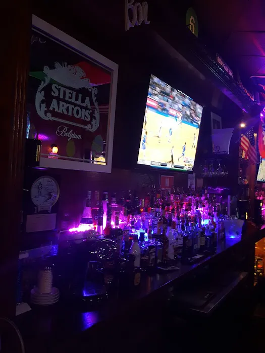 Bases Loaded Sports Bar Picture 9