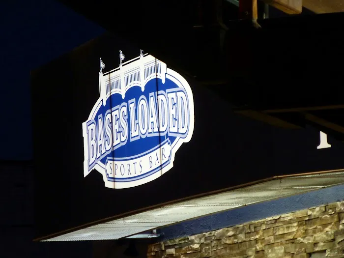 Bases Loaded Sports Bar Picture 8