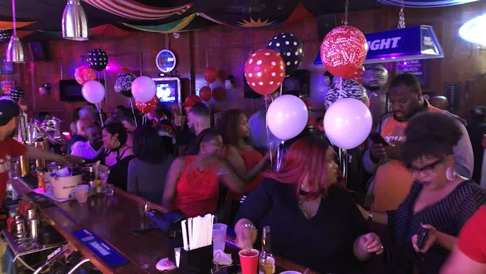 Bases Loaded Sports Bar Picture 6