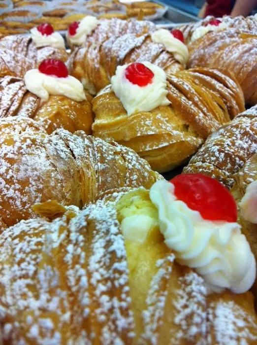 Zeppieri & Sons Italian Bakery Picture 1