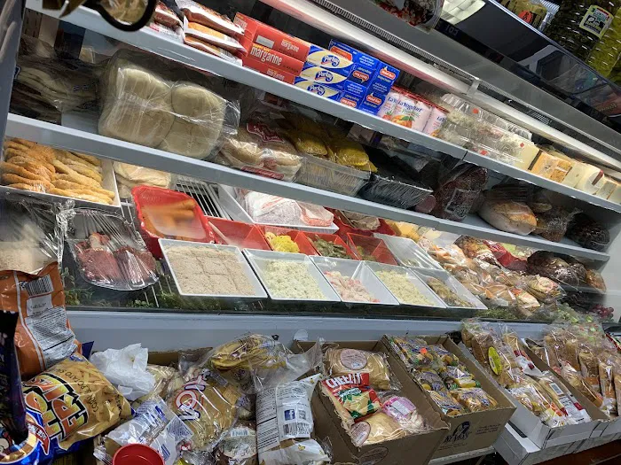 Sal expresses deli and grocery store Picture 6