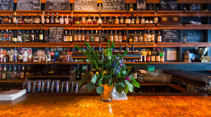 Sycamore Bar + Flower Shop Picture 5