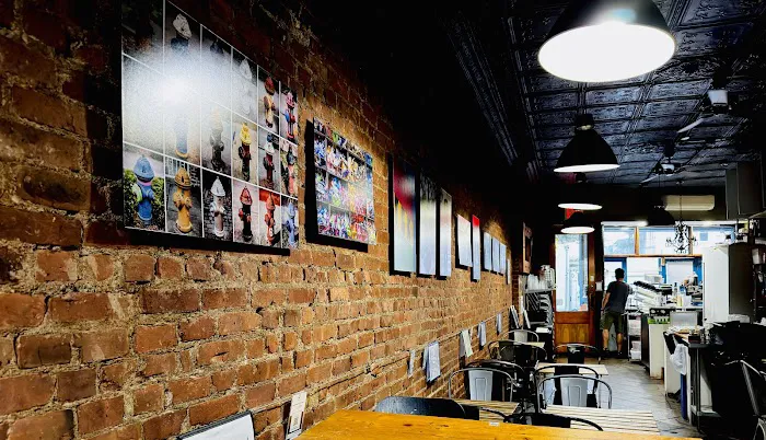 Blue Star Parlor Picture 6