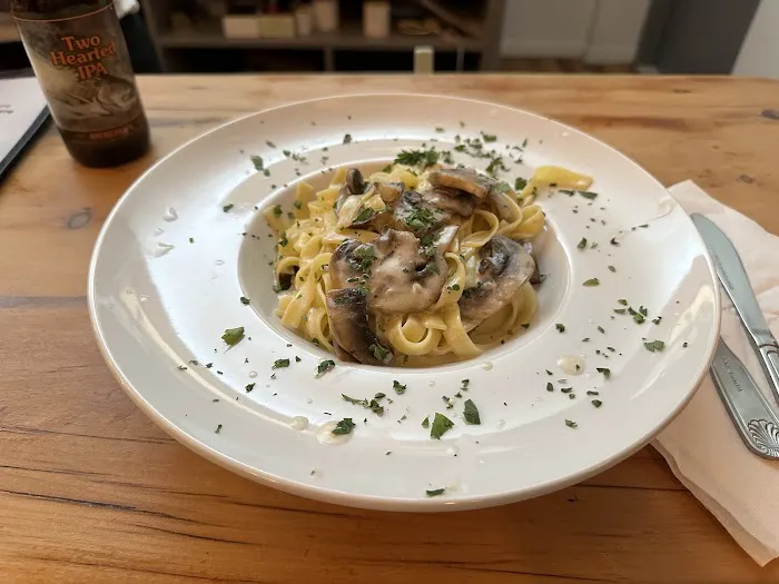 Garlic & Olive Pasta Eats Picture 6