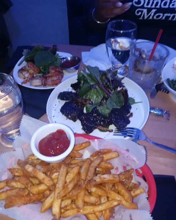 Oui Cocktail Lounge Picture 9