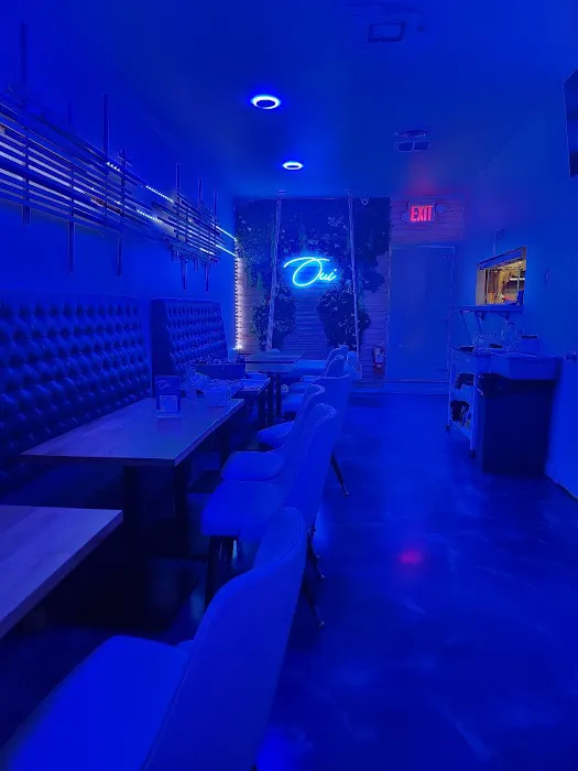 Oui Cocktail Lounge Picture 6