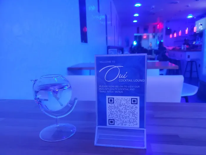 Oui Cocktail Lounge Picture 4