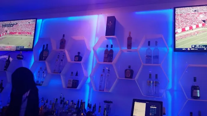 PRIVE Picture 6