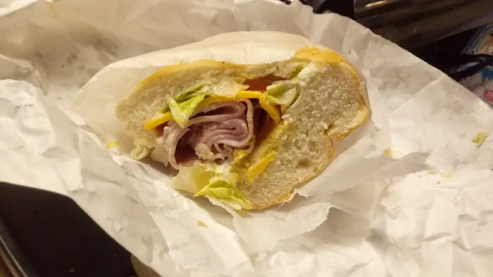 Lucky 7 Deli & Grill Picture 7