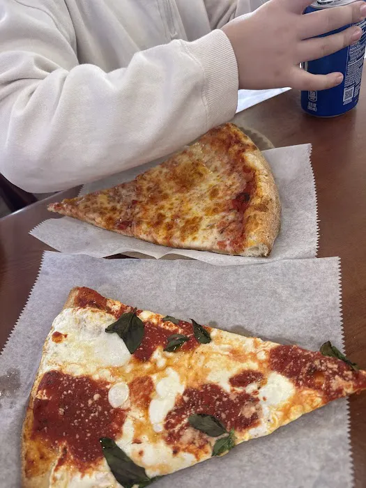 Rocky's Pizzeria & Resturant Picture 4