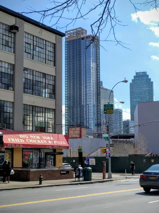 Big New York Fried Chicken and Pizza Picture 1