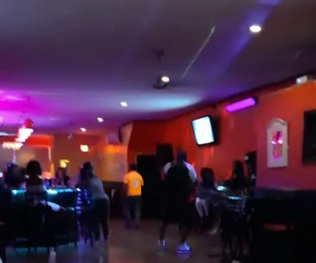 Pelican Reef Bar & Lounge