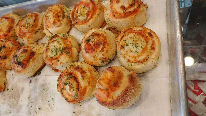 Dubai pizza & gyro Picture 6